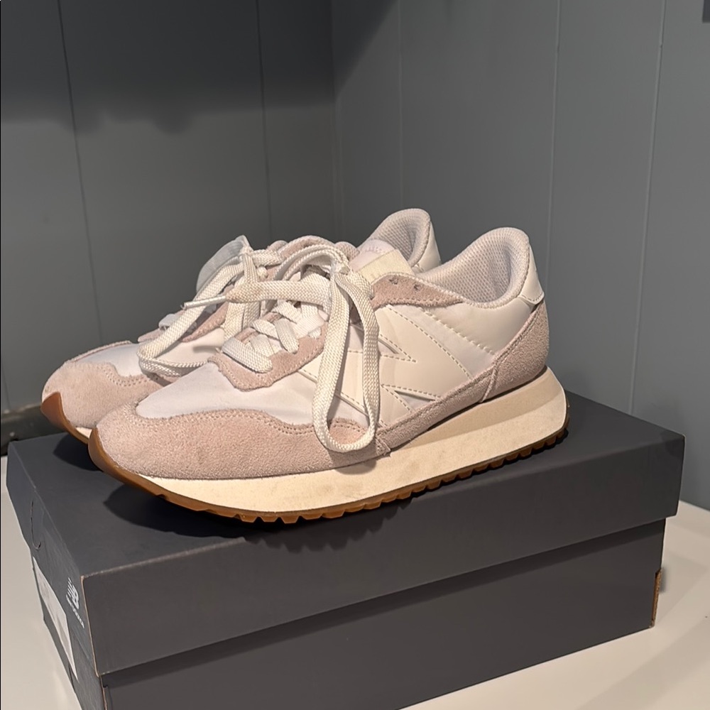 New Balance 237 -Womens Size 6